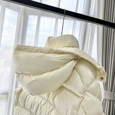 ハイクオリティダウンジャケット角部分ディテール